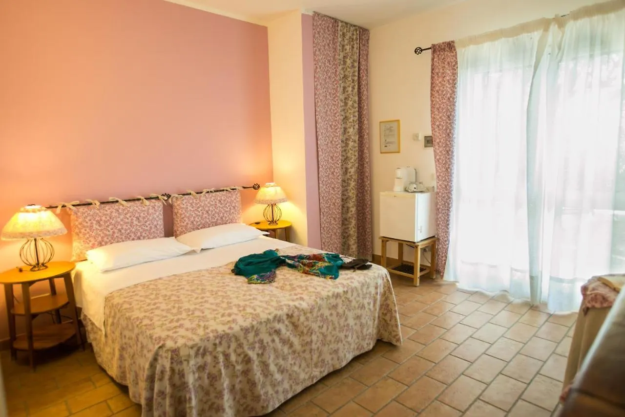Le Raganelle Hotel Oneglia 0*,